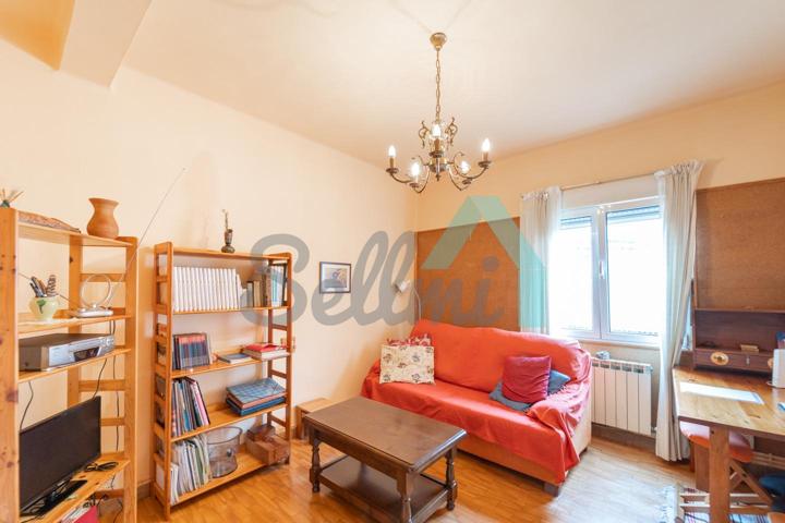 Piso en venta en Oviedo de 88 m2 photo 0