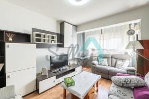 Piso en alquiler en Mieres de 77 m2 photo 0