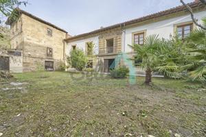 Pareado en venta en Campomanes de 617 m2 photo 0