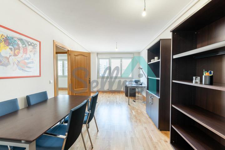 Piso en alquiler en Oviedo de 77 m2 photo 0