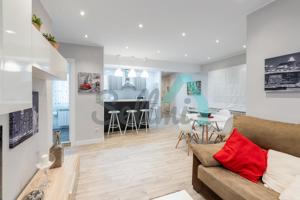 Piso en alquiler en Oviedo de 72 m2 photo 0