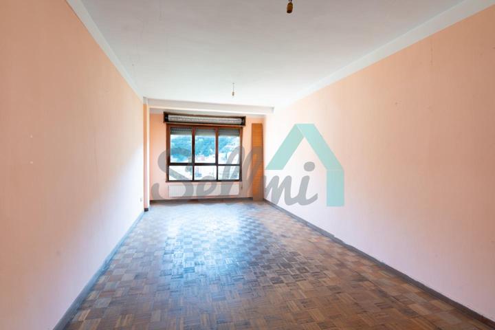 Piso en venta en Mieres de 94 m2 photo 0