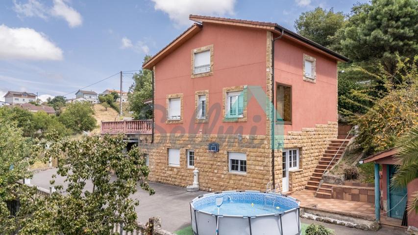 Casa - Chalet en venta en Carbayín de 317 m2 photo 0
