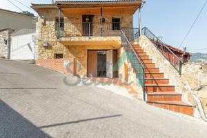 Casa - Chalet en venta en Mieres de 151 m2 photo 0