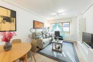 Piso en venta en Oviedo de 100 m2 photo 0