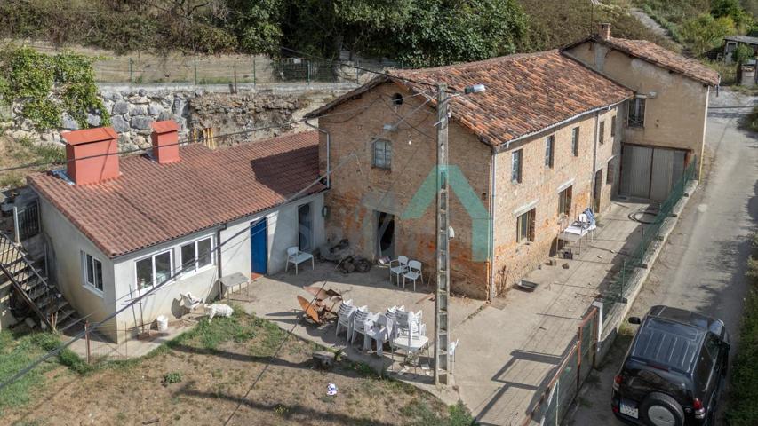 Casa - Chalet en venta en Mieres de 382 m2 photo 0