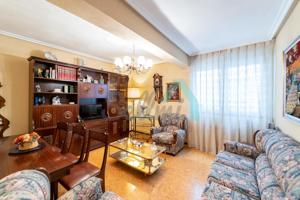 Piso en venta en Oviedo de 94 m2 photo 0