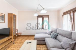 Habitación en alquiler en Oviedo de 100 m2 photo 0