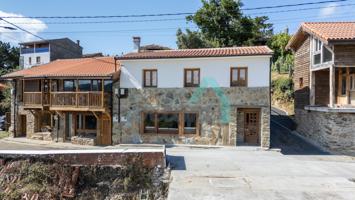 Casa - Chalet en venta en Cudillero de 115 m2 photo 0