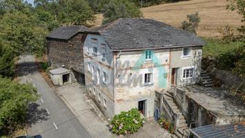 Casa De Pueblo en venta en El Estelleiro de 285 m2 photo 0