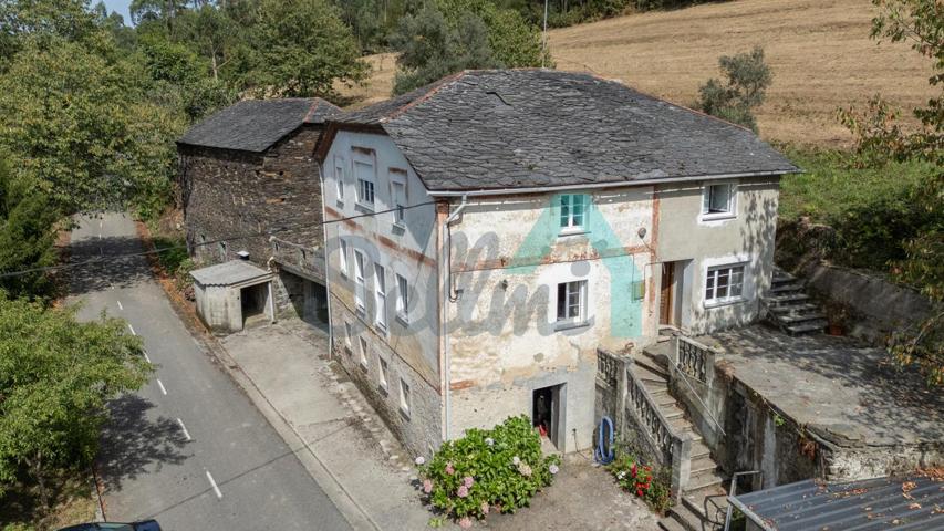 Casa De Pueblo en venta en El Estelleiro de 285 m2 photo 0