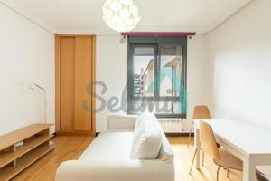 Piso en alquiler en Oviedo de 42 m2 photo 0