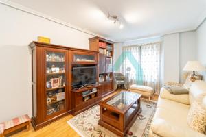 Piso en venta en Oviedo de 120 m2 photo 0