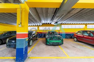 Plaza De Parking en venta en Oviedo de 13 m2 photo 0