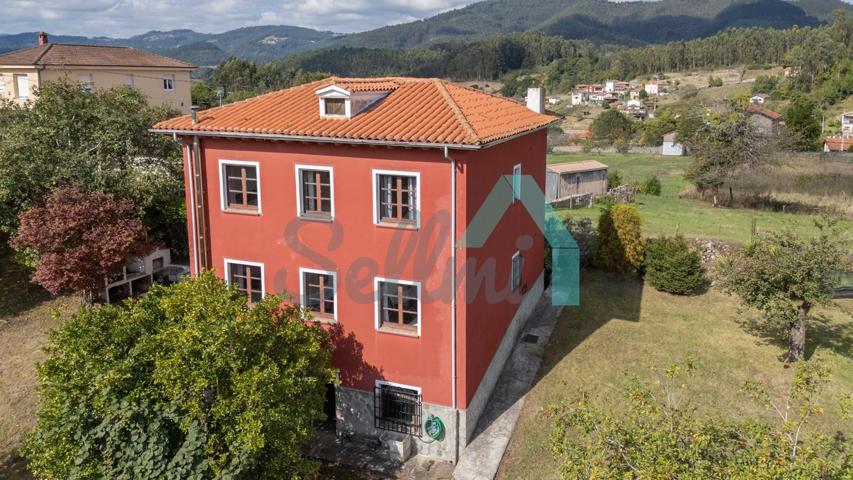 Casa - Chalet en venta en Pravia de 228 m2 photo 0