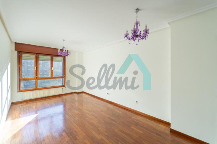 Piso en venta en Oviedo de 73 m2 photo 0