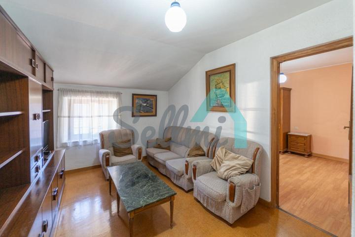 Piso en venta en Oviedo de 159 m2 photo 0