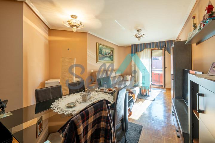 Piso en venta en Oviedo de 87 m2 photo 0