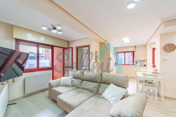 Dúplex en venta en Oviedo de 137 m2 photo 0