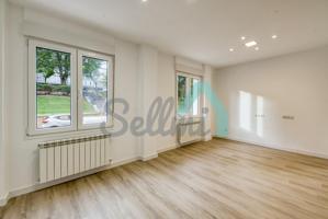 Piso en venta en Oviedo de 81 m2 photo 0