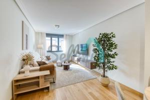 Piso en alquiler en Oviedo de 62 m2 photo 0