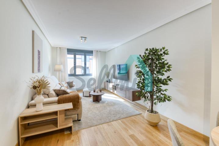 Piso en alquiler en Oviedo de 62 m2 photo 0