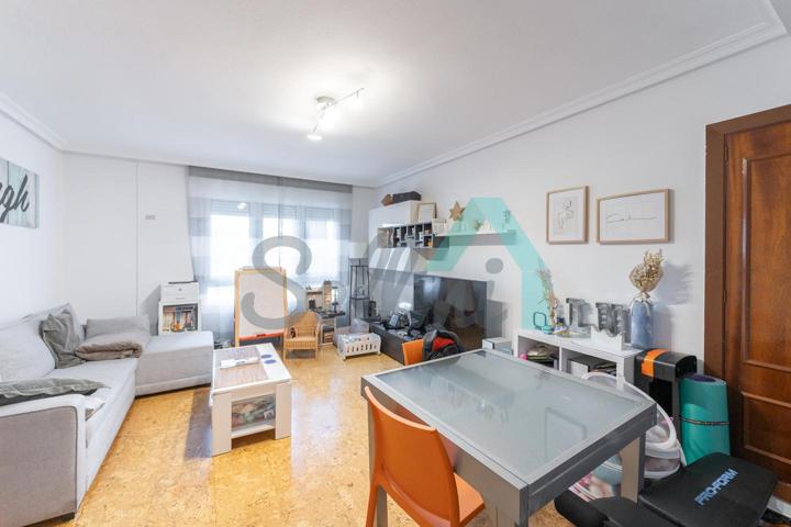 Piso en venta en Oviedo de 90 m2 photo 0