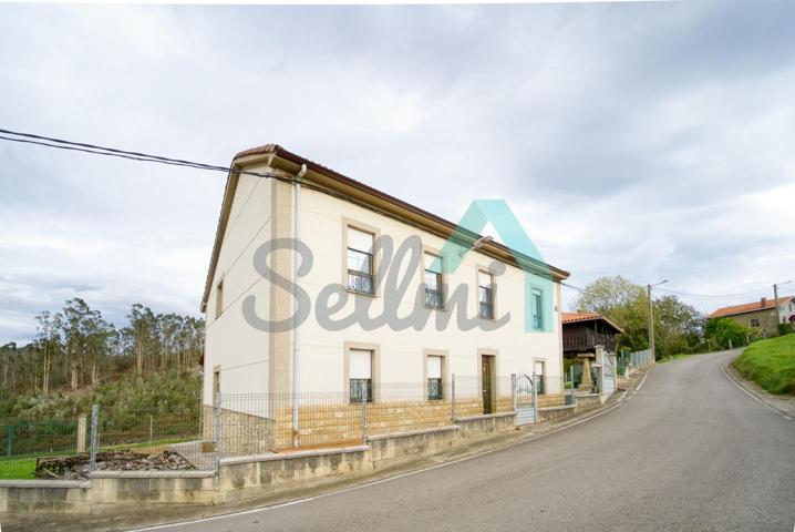 Casa - Chalet en venta en Campañones de 284 m2 photo 0