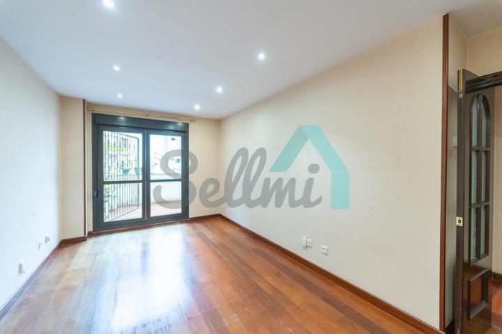 Piso en venta en Oviedo de 80 m2 photo 0
