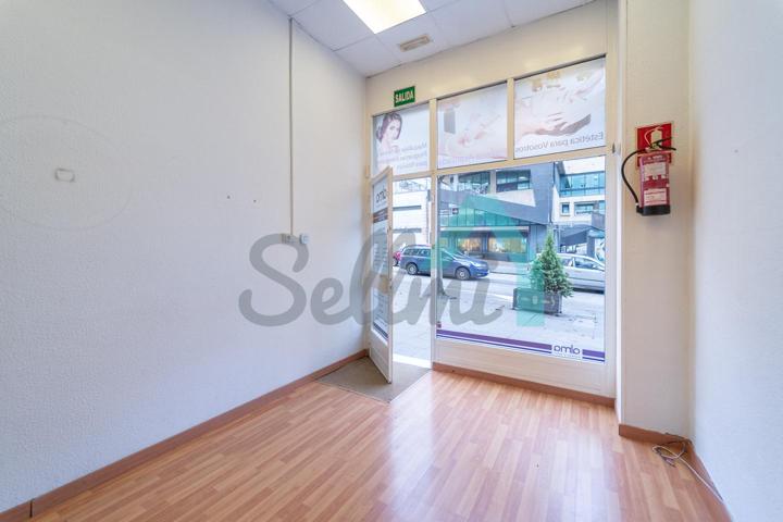 Local en alquiler en Oviedo de 71 m2 photo 0