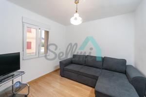 Piso en venta en Avilés de 81 m2 photo 0