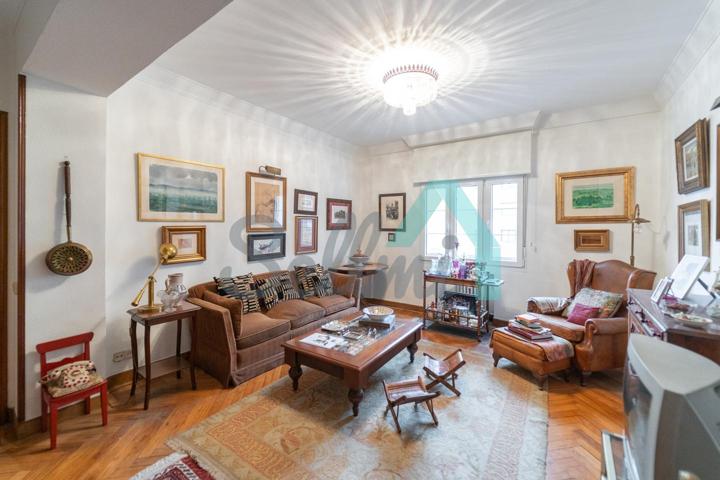 Piso en venta en Oviedo de 127 m2 photo 0