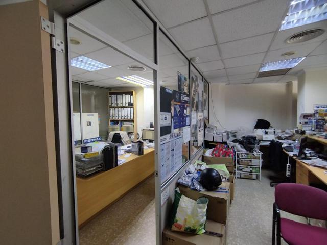 Local en alquiler en València de 100 m2 photo 0