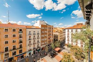 Piso de ensueño en el corazón de Chueca: Vive la magia de Madrid photo 0