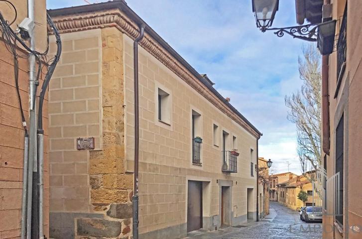 Encantador piso en edificio histórico restaurado en pleno centro de Segovia photo 0