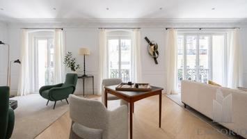 Exclusivo Apartamento de Lujo a Estrenar con Amplio Patio de Uso Privativo a pasos del Retiro photo 0
