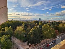 Exclusivo Ático Dúplex con Terraza de Ensueño y Vistas Espectaculares al Retiro photo 0