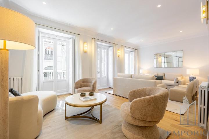 Residencia de Lujo Reformada a Estrenar con Balcones y Vistas al Parque del Retiro photo 0