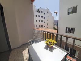 **Se alquila en Los Cristianos apartamento de 2 dormitorios photo 0