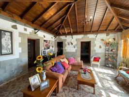 Se vende en Oroteanda Baja casa con finca photo 0