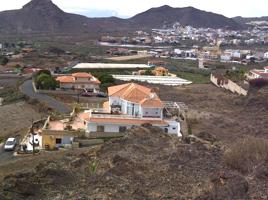 Se vende en Buzanada chalet independiente de 3 plantas! photo 0