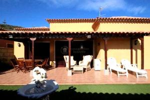 Se vende en Parque la reina chalet de 3 dormitorios photo 0