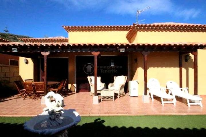 Se vende en Parque la reina chalet de 3 dormitorios photo 0