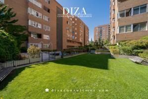 Vivienda a reformar en urbanización de lujo en Niño Jesús photo 0