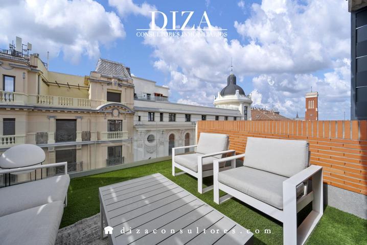 Ático dúplex con plaza de garaje en el centro photo 0
