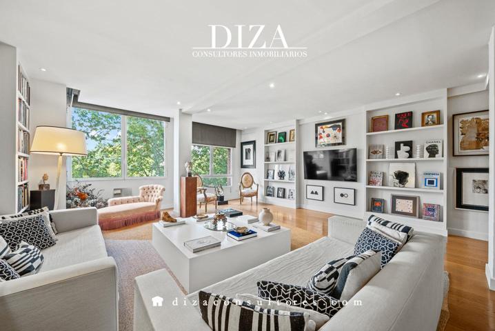 Piso de lujo junto al IE y Serrano photo 0