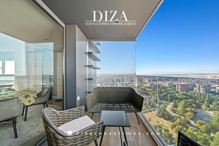 Lujo en el residencial más alto de Madrid photo 0