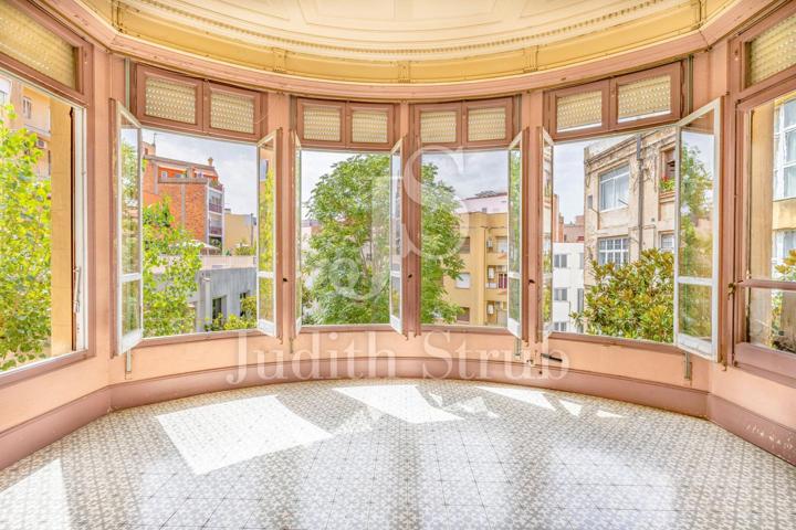 Descubre esta joya arquitectónica en Sant Gervasi en finca de 1923 con garaje y trastero. photo 0