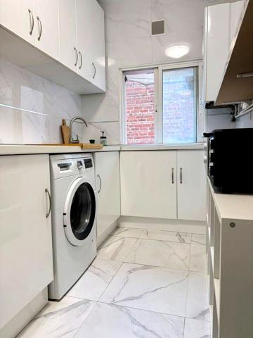Piso en venta en Madrid de 74 m2 photo 0
