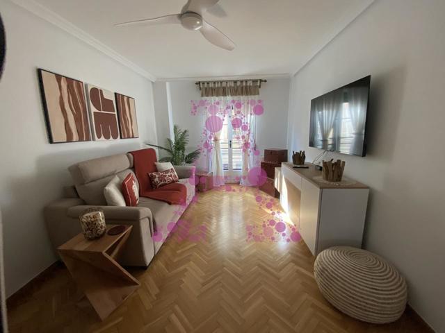¡Bienvenido a este hermoso piso en el corazón del Centro! photo 0